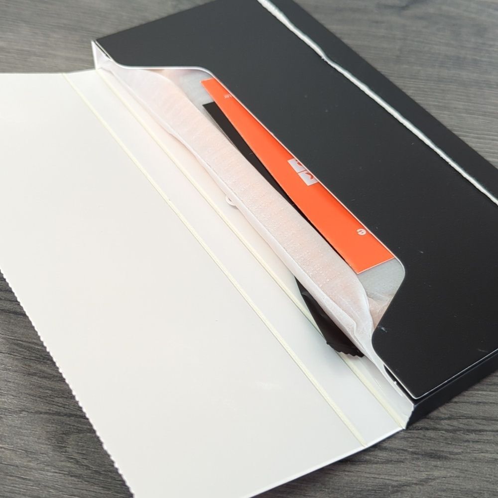 UniqueMe iPhone 16 Pro Max Privacy Screen Protectors - Picture 2 of 3
